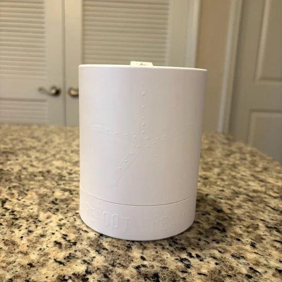 NWT Barefoot Dreams Candle in Gardenia (11 oz) - Picture 3 of 8